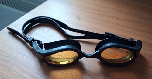 Schwarze schwimmbrille - schwarze,